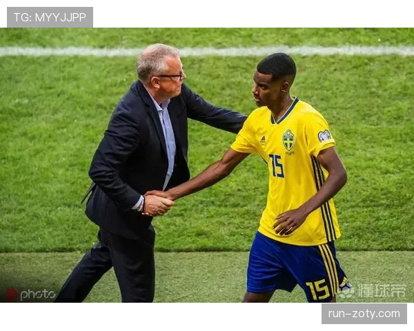 伊萨克在多特蒙德失败原因解析：战术适配与机会把握