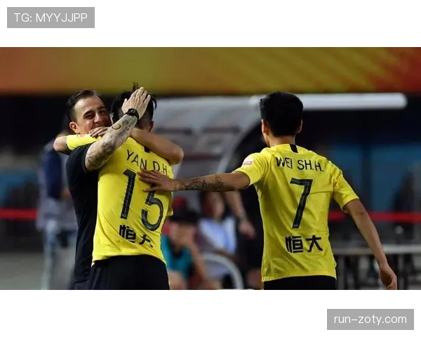 卡纳瓦罗高位逼抢更积极，如何有效压制对手防线？